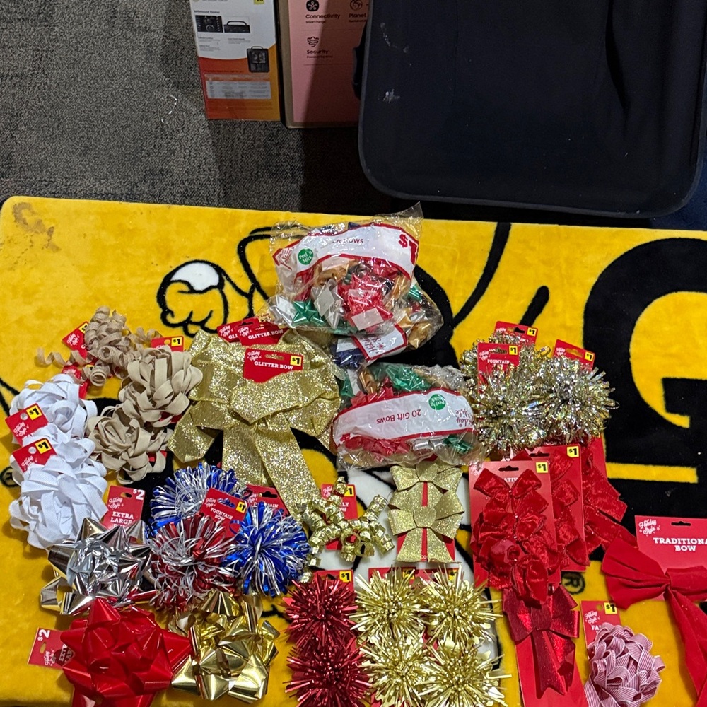 Festive Gift Bows and Ribbons Set of 32